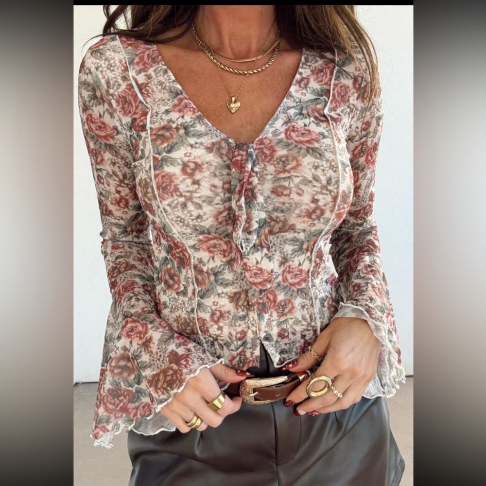 1152. Floral print stitch detail tie front bell sleeve top